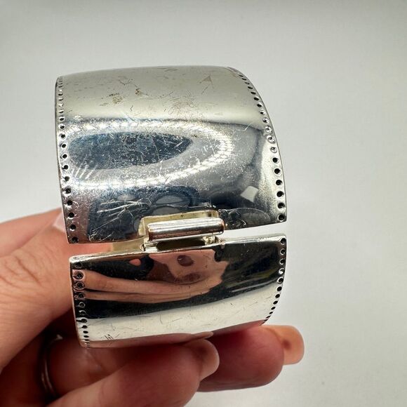 Pre-owned MONET heavy silver-toned metal clamp bracelet! - Picture 6 of 12